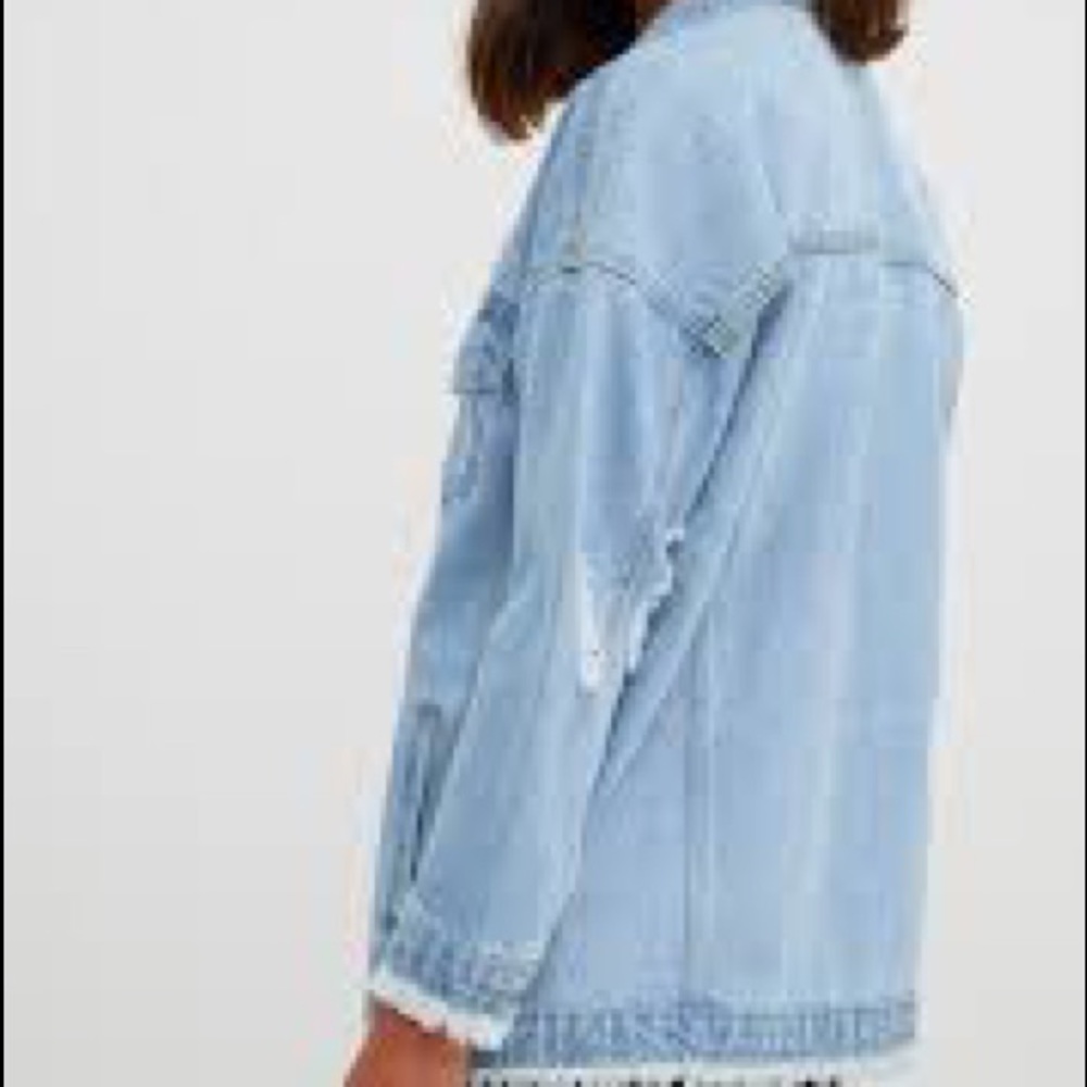 Prettylittlething light wash denim jacket